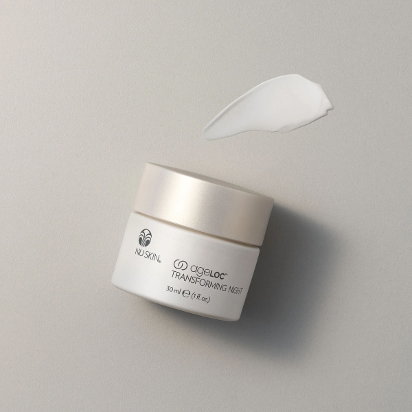 nu-skin-ageloc-transformation-transforming-night-hydrating-cream-product-texture-image.jpg