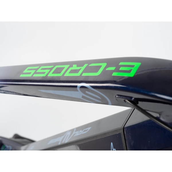 E_CROSS_9.7-M 7.jpg