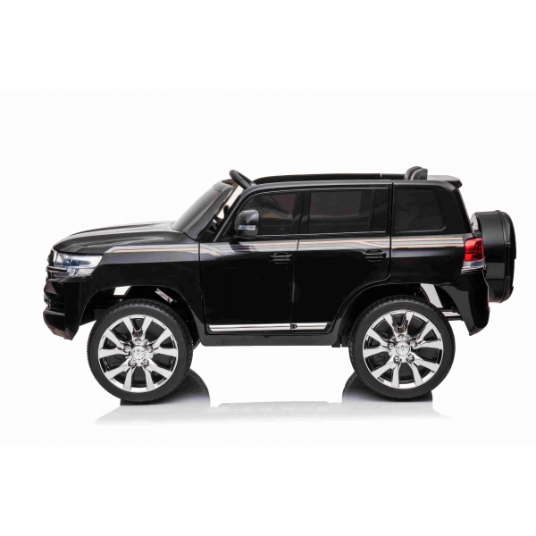 TOYOTA_LANDCRUISER_BLACK 3.jpg