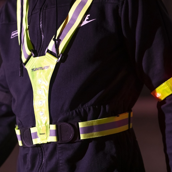 Svítící pásek TUNTURI X-shape LED belt.jpg