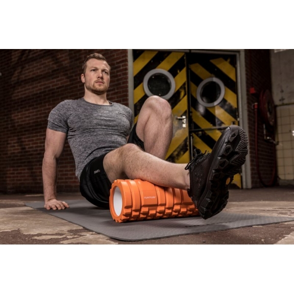 Masážní válec Foam Roller TUNTURI 33 cm / 13 cm oranžový.jpg