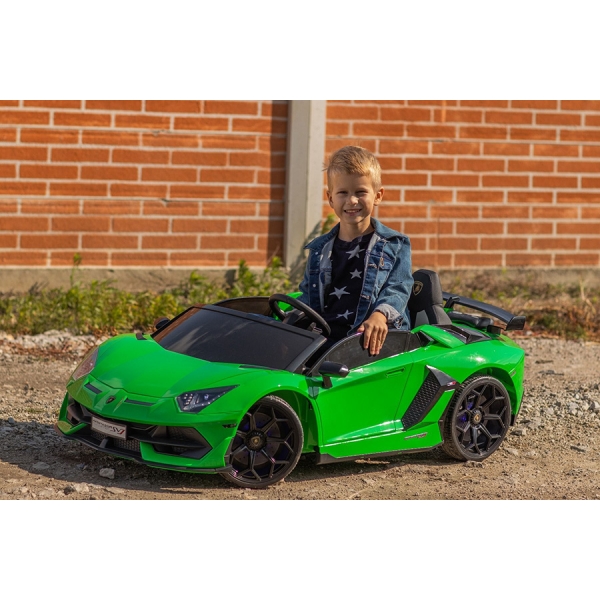 LAMBORGHINI_AVENT_PAINT_GREEN_1.jpg