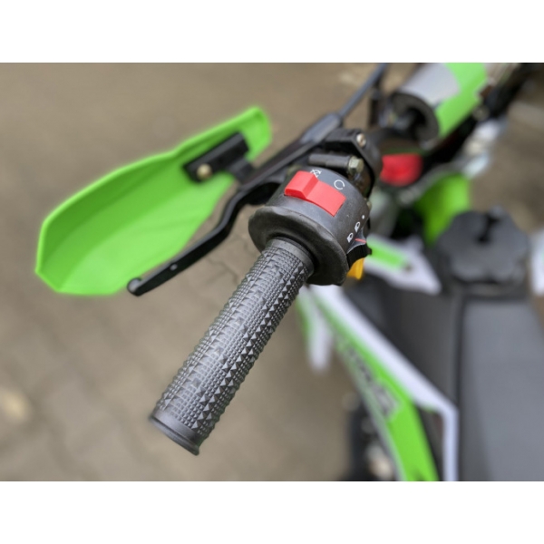 XB29-125 green_10.jpg