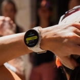 suunto-race-s-powder-pink-action-1-1280x1280px.jpg