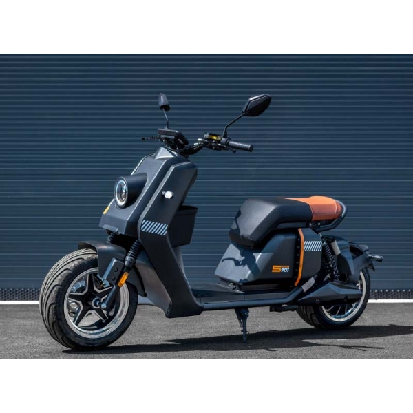 Lera Scooters C7 Skútr 3000W black_1.jpg