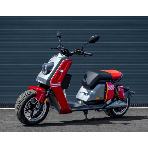 Lera Scooters C7 Skútr 3000W red_1.jpg