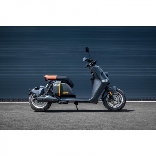 Lera Scooters C7 Skútr 3000W black_3.jpg