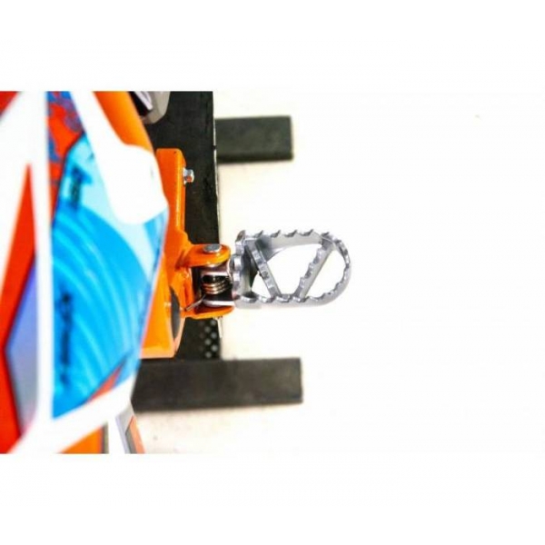 XB27 automatic 90 detail 7.jpg