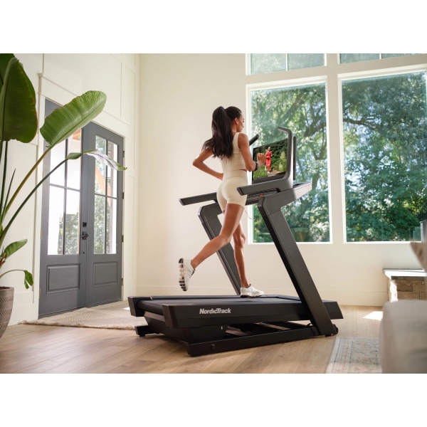 Běžecký pás NORDICTRACK Incline Trainer X24.jpg