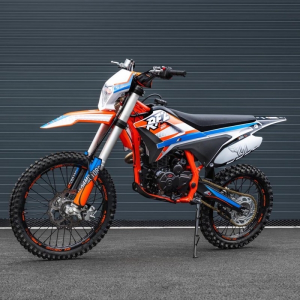 Apollo Thunder 300cc 2118 orange 1.jpg
