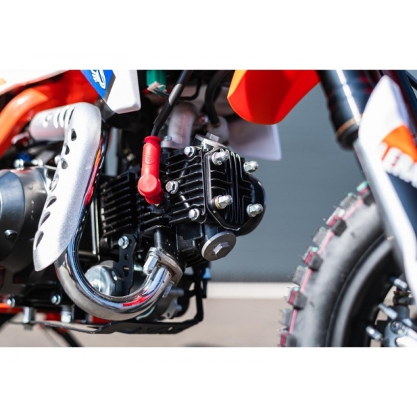 Apollo Thunder 70cc 1210 automat green 7.jpg