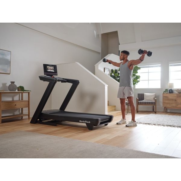 Běžecký pás NORDICTRACK Commercial LE.jpg