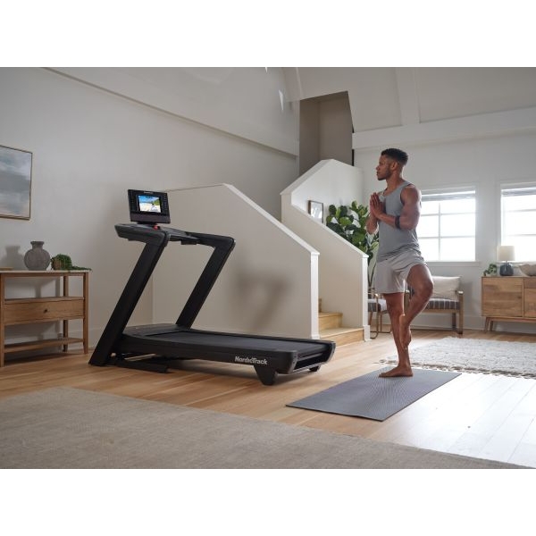 Běžecký pás NORDICTRACK Commercial LE.jpg