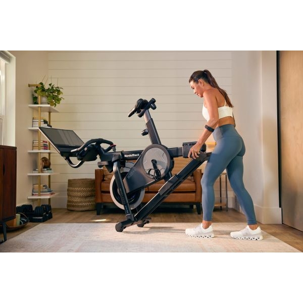 Cyklotrenažér NORDICTRACK X24.jpg