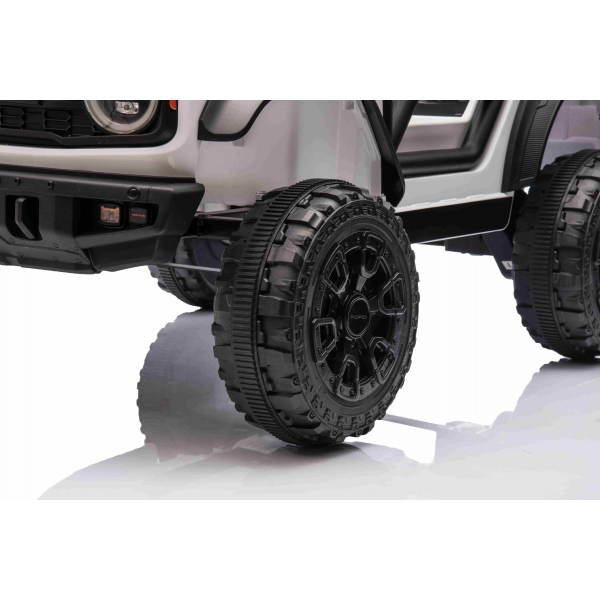 FORD_BRONCO_SMALL_WHITE_LI 12.jpg