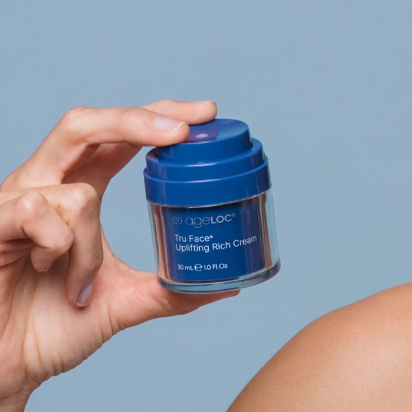 ageLOC_TruFace_Uplifting_Gel_Cream_PDP_carrousel_img-3.jpg