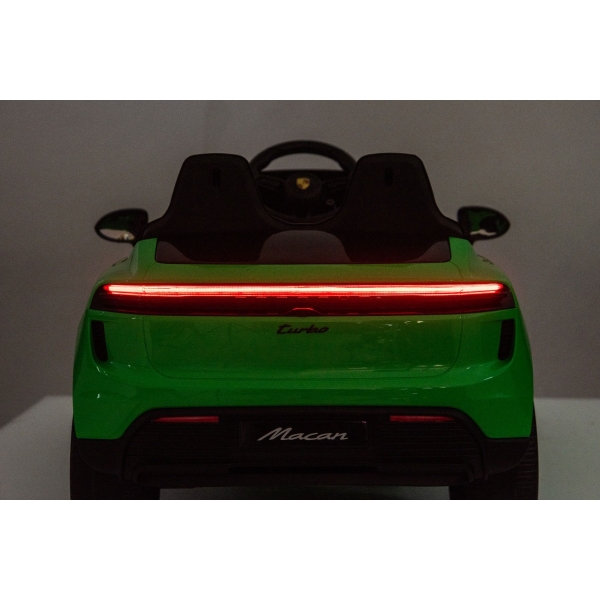 PORSCHE_MACAN_GREEN_Li 13.jpg
